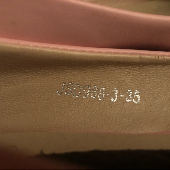 Cute pink flats! Size 35. - Picture 3 of 6
